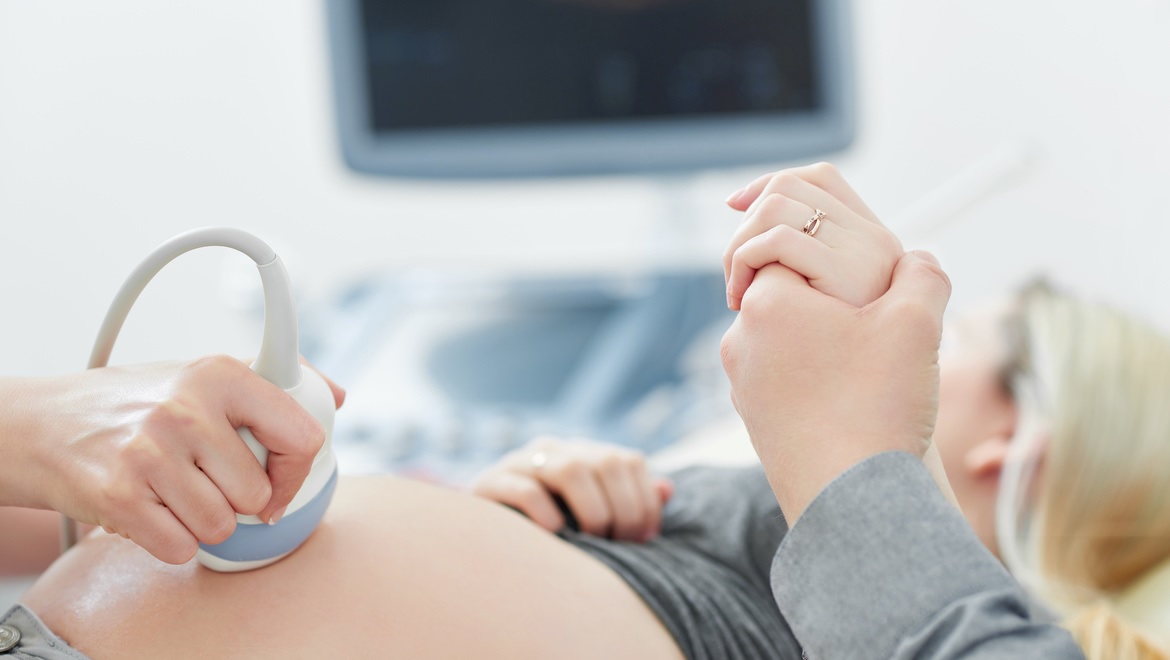 3 manières de écouter les battements de cœur d'un fœtus