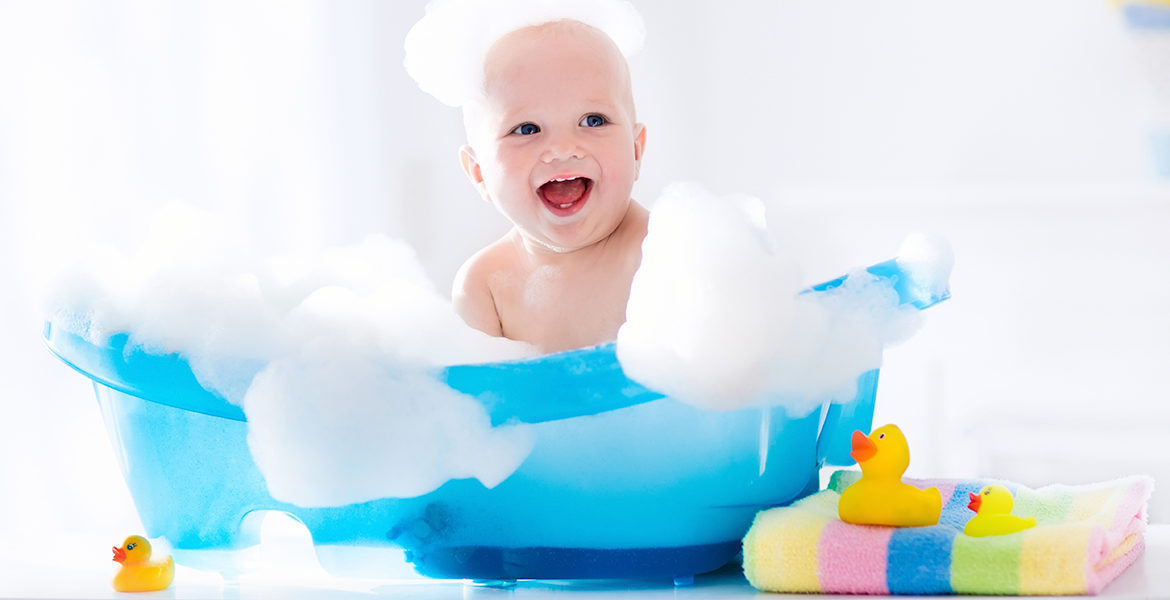 Baignoire pliable pour bébé : notre sélection et nos avis