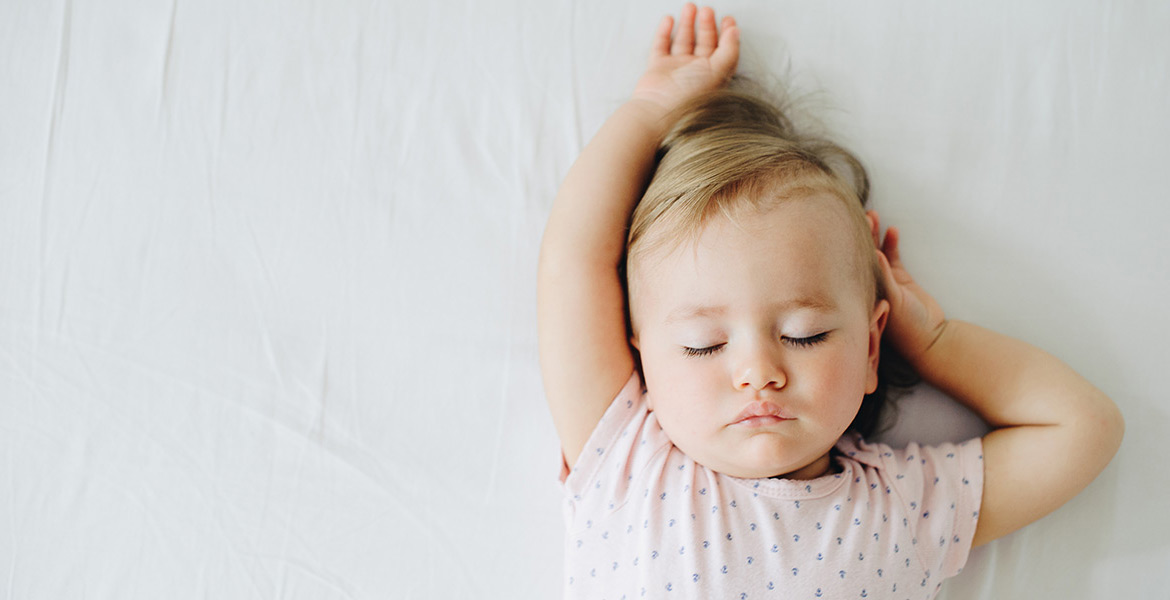 Comment Habiller Bebe Pour Dormir En Hiver Et En Ete Autour De Bebe