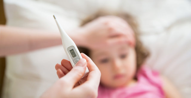 Fievre De Bebe Comment La Soulager Autour De Bebe Conseils