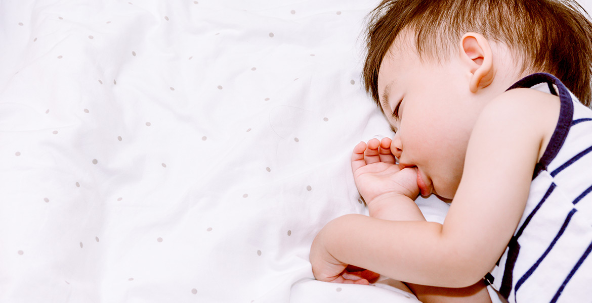 Bebe Suce Son Pouce Ou Sa Tetine Pourquoi Et Jusqu A Quand Autour De Bebe