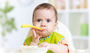 Bébé refuse de manger
