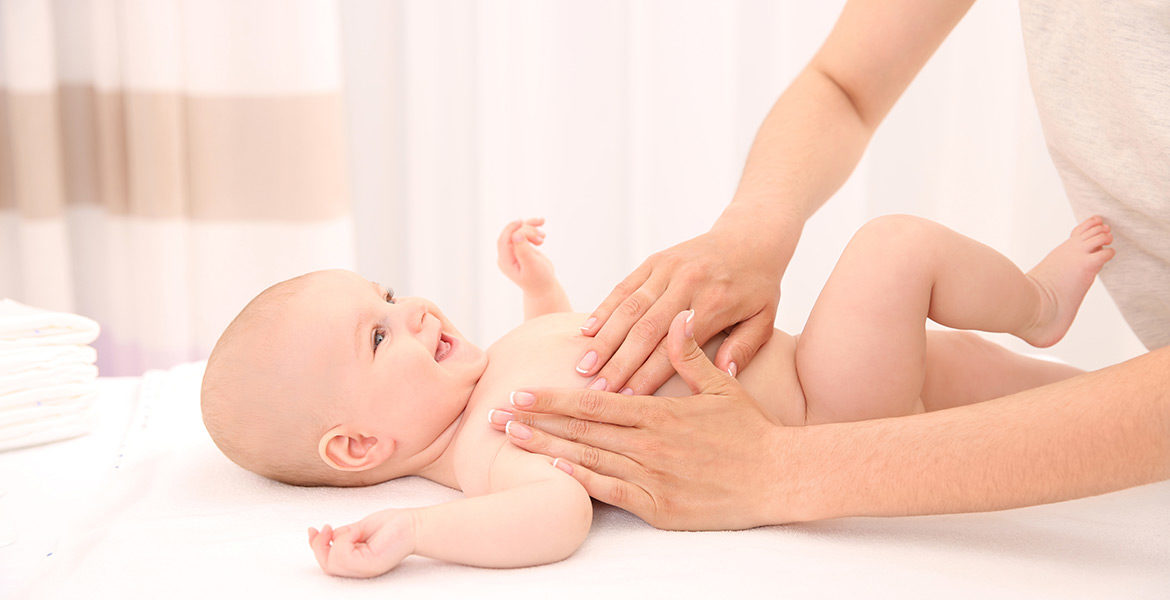 Huile de massage bébé contre la constipation