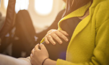 Prendre l’avion durant sa grossesse