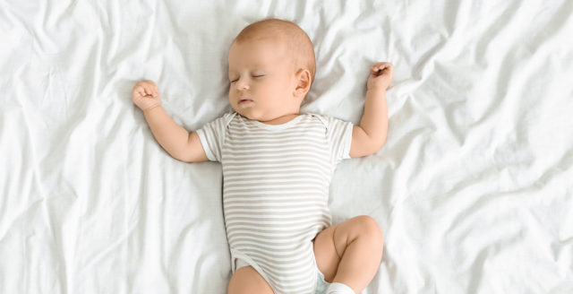 Quel linge de lit pour bébé selon son âge ?, Autour de bébé