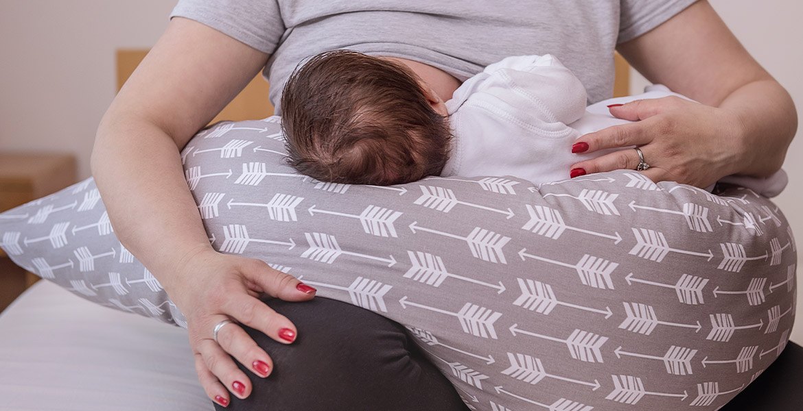 Comment Choisir Son Coussin D Allaitement Autour De Bebe Conseils