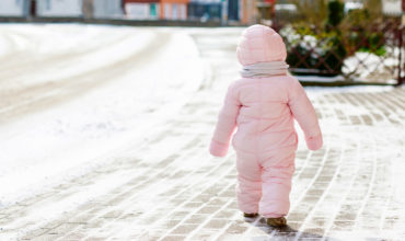 Jouets en bois pour bébé : quels sont leurs atouts ?, Autour de bébé