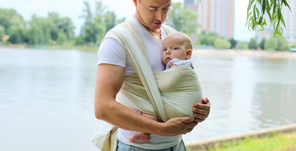 Comment choisir son porte-bébé physiologique ( ergonomique