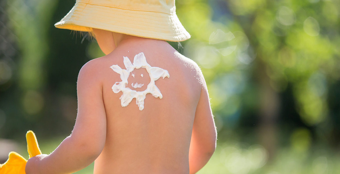 Comment soigner les coups de soleil chez bébé ?