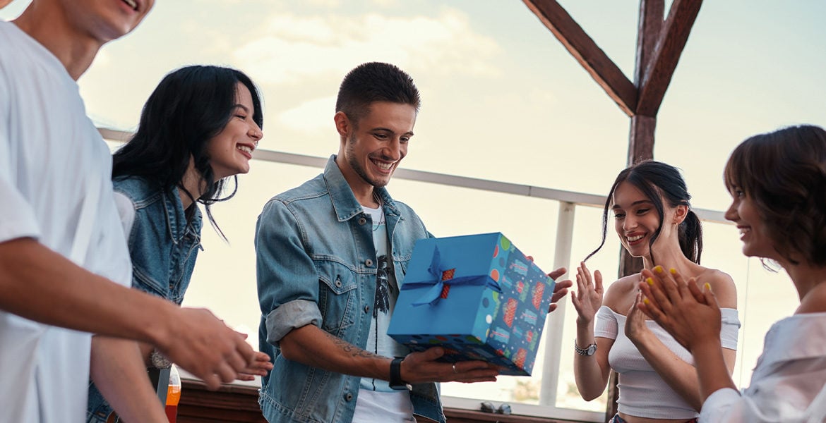 13 Idées cadeaux pour future maman et futur papa  Futur papa, Cadeau  future maman, Cadeau futur papa