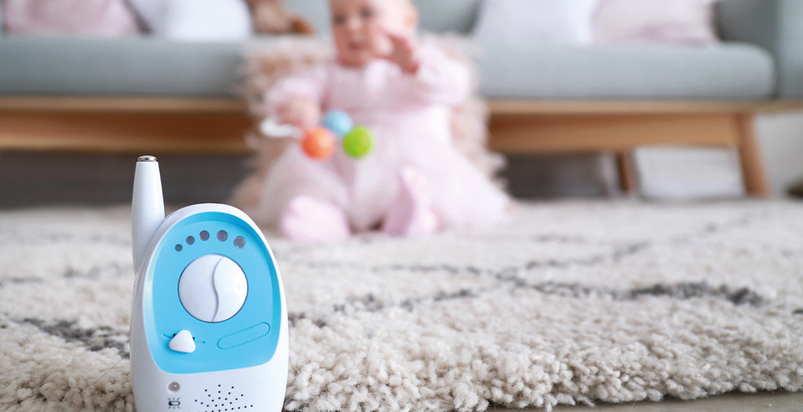 Babyphone VS Caméra : quoi choisir pour l'arrivée de bébé ? - A la Une!