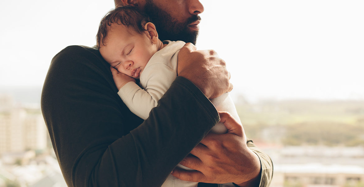 Voici pourquoi il ne faut jamais dormir avec un verre d'eau ou une tasse à  côté de son lit - Elle