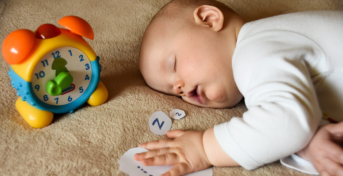 Sommeil : mon bébé confond le jour et la nuit