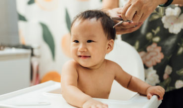 bébé cheveux long