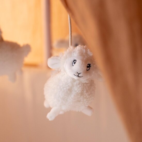 Trois Kilos Sept Mobile musicale mouton Wooly Ecru  Trois Kilos Sept Mobile musicale mouton Wooly Ecru
