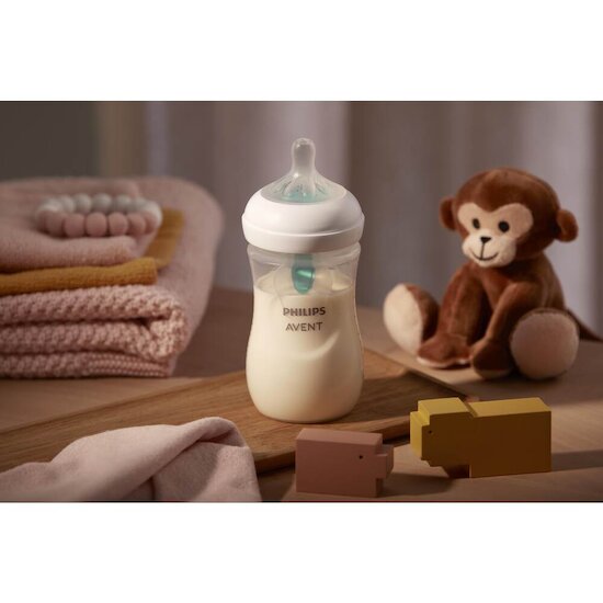 Coffret biberon Philips Avent Natural 260ml + 2 sucettes + attache