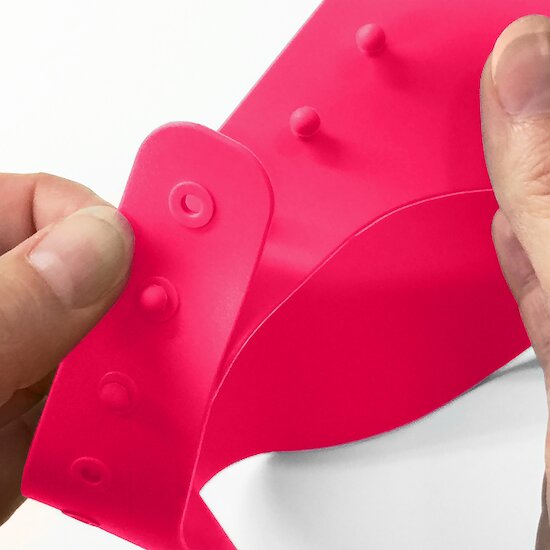 BBlüv Visière pare-shampoing en silicone rose  BBlüv Visière pare-shampoing en silicone rose