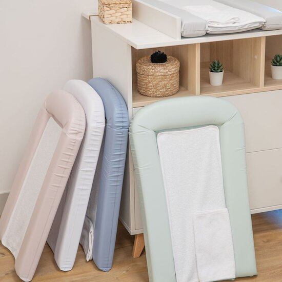 Domiva Matelas à langer PVC + 2 éponges amovibles Sauge 42x70 cm Domiva Matelas à langer PVC + 2 éponges amovibles Sauge 42x70 cm