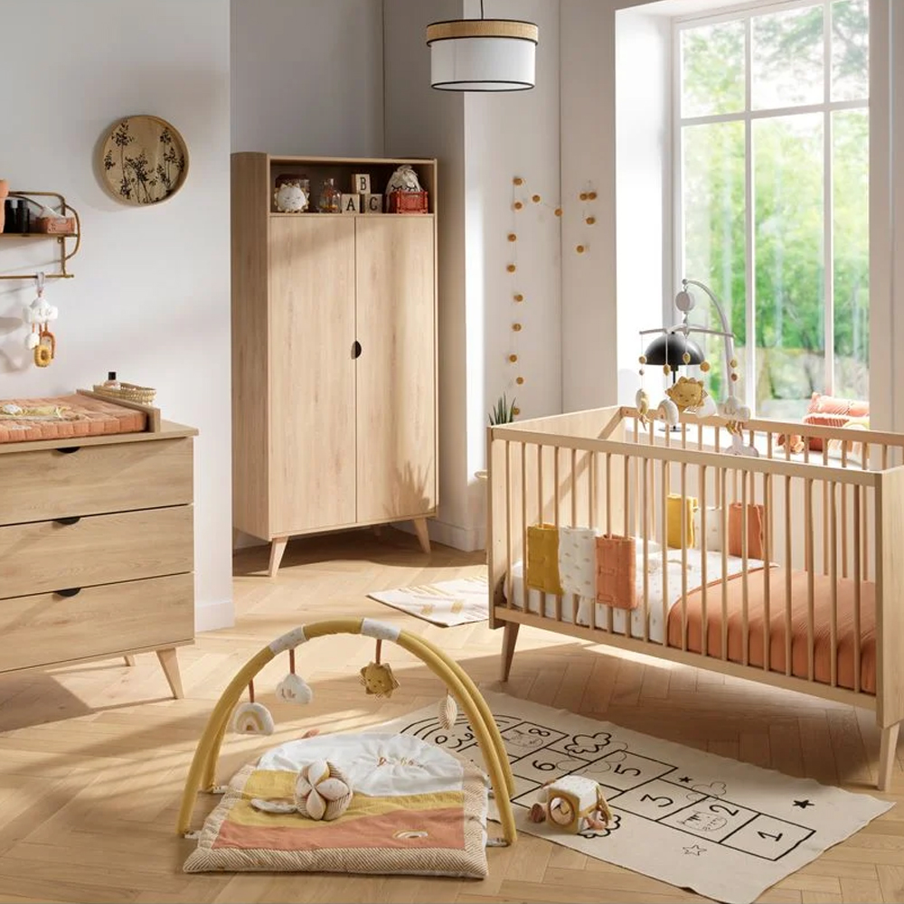 Chambre bébé complète Mia : lit 70x140, commode, armoire  Sauthon