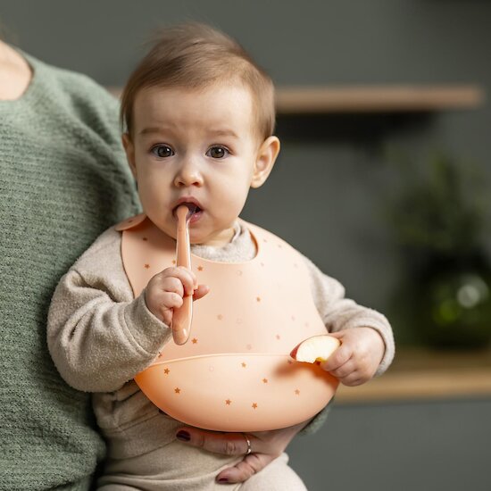 Nattou Bavoir silicone imprimé étoiles Pêche  Nattou Bavoir silicone imprimé étoiles Pêche