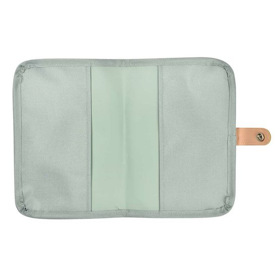 Béaba Protège carnet de santé vert sauge  Béaba Protège carnet de santé vert sauge