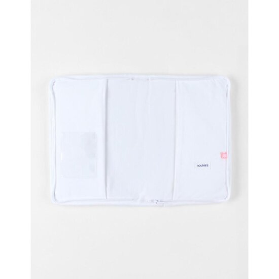 Noukie's Protège carnet de santé M&m25 Smart Flowers Blanc 17x25 cm Noukie's Protège carnet de santé M&m25 Smart Flowers Blanc 17x25 cm