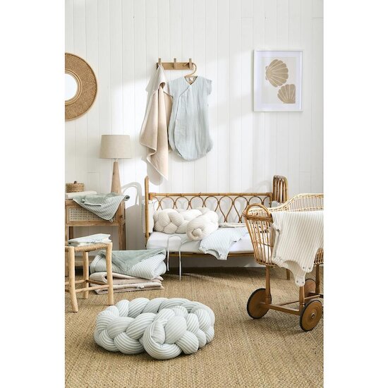 BB&Co Couverture Luxe rayé fausse fourrure Soft Stripes Écru/ Vert De Gris 70x100 cm BB&Co Couverture Luxe rayé fausse fourrure Soft Stripes Écru/ Vert De Gris 70x100 cm
