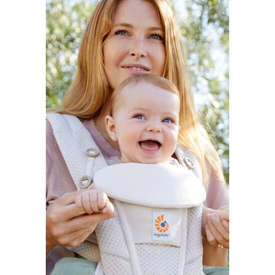 Ergobaby Porte-bébé Omni Breeze Beige dès la naissance Ergobaby Porte-bébé Omni Breeze Beige dès la naissance