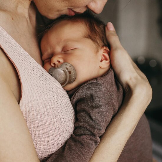 Difrax Lovi Sucette dynamique Harmony Marron  Difrax Lovi Sucette dynamique Harmony Marron