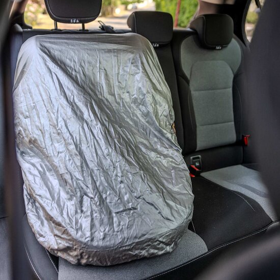 BBlüv Protection thermique Ezi pour siège auto Noir et Alu  BBlüv Protection thermique Ezi pour siège auto Noir et Alu